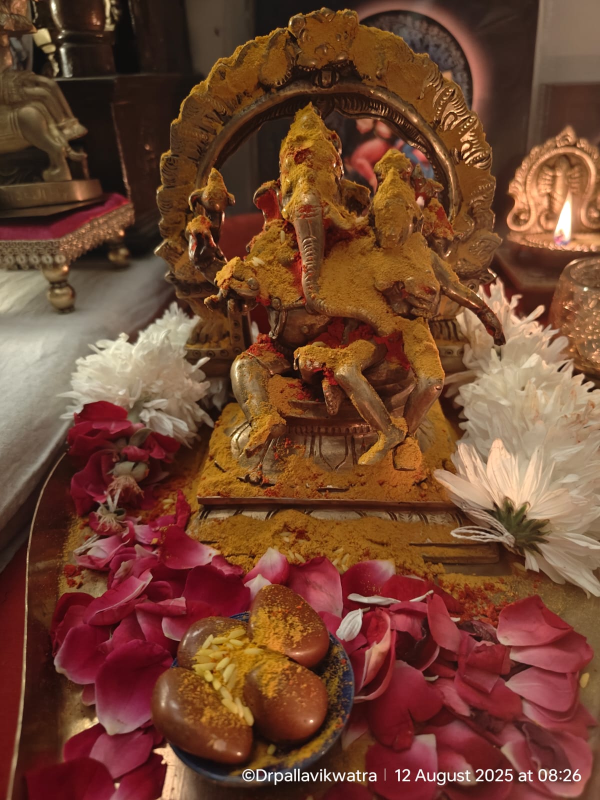 Ucchista Ganapati Shodashopachara Abhishekam - Image 2
